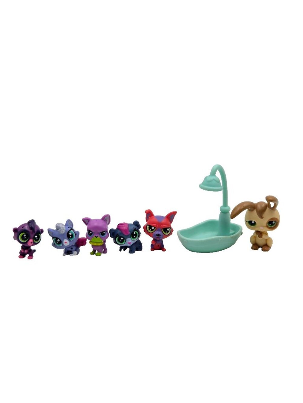 Littlest Pet Shop LPS Lot Of 7 Walmart Rabbit Dog Meercat Bear Cat Bathtub Read